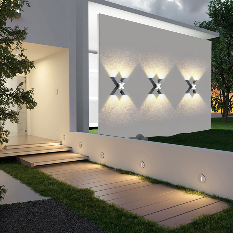 Aplique LED moderno impermeable en forma de X con 4 luces para exteriores