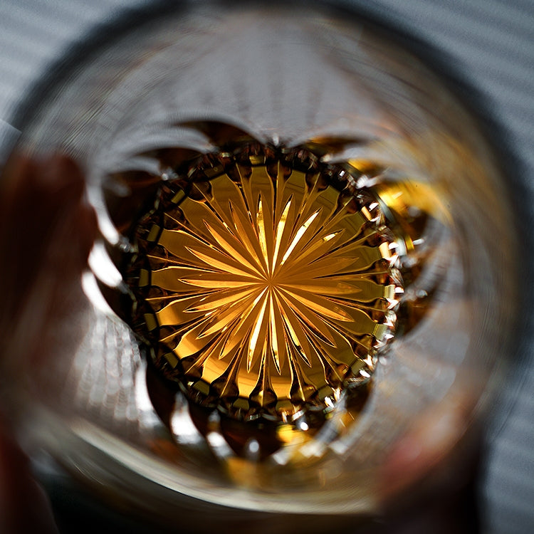 Verre à whisky à flamme Inkstone fabriqué à la main Edo Kiriko avec boîte en bois