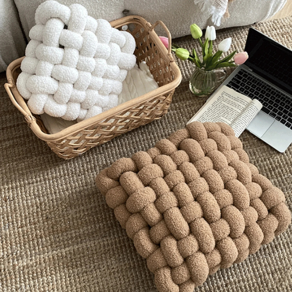 Plush Woven Knot Boucle Kudde