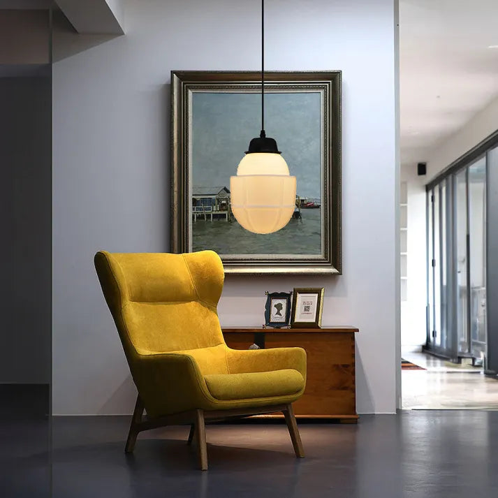 VintageGlow – Lampada a sospensione geometrica in vetro opaco