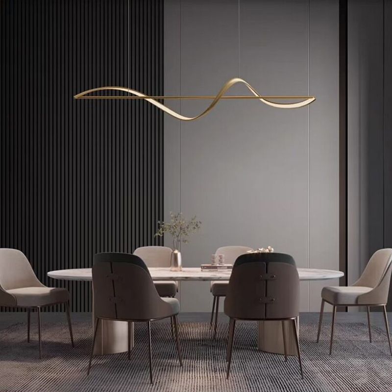 LunaGlow – Elegante Lustre Circular de Metal