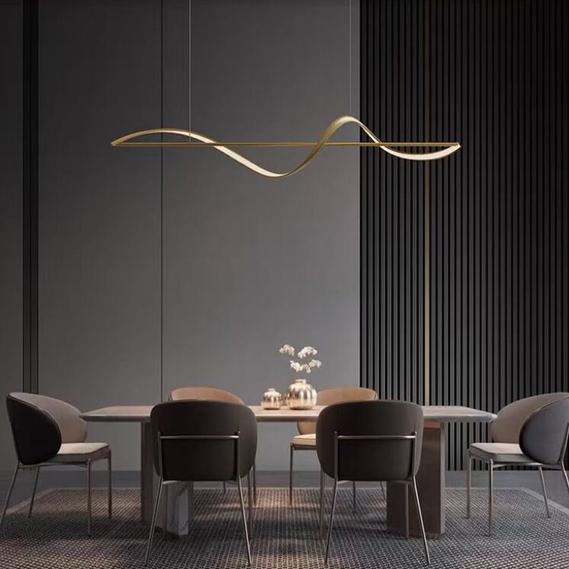 LunaGlow – Elegante Lustre Circular de Metal