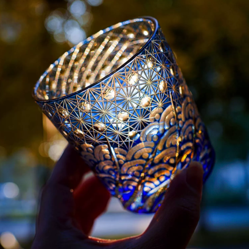 Verre à whisky ambré bleu fabriqué à la main Edo Kiriko avec boîte en bois