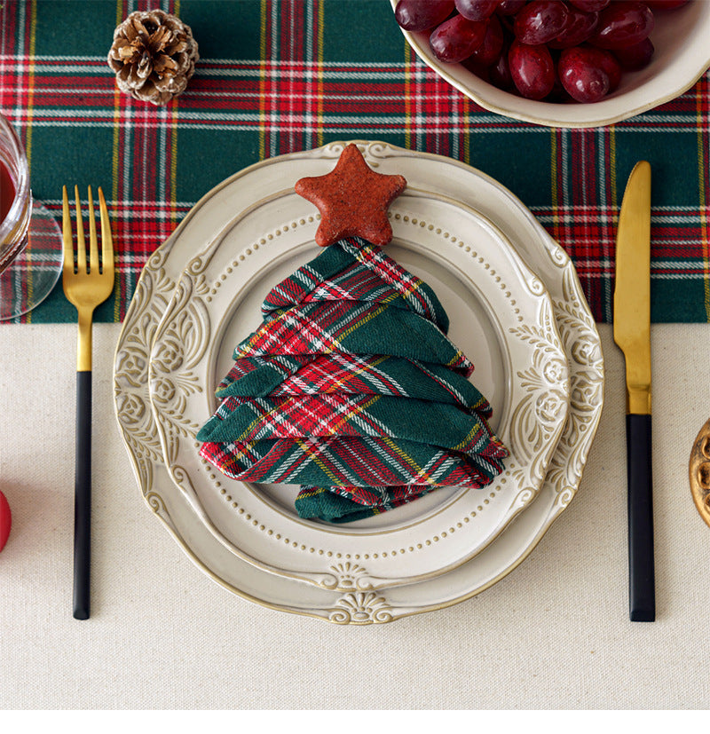 Traditionelle schottische Schottenkaro-Tischdecke für Weihnachtsfeier