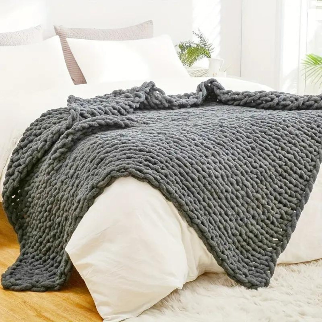 Wolly Wonder Throw Blanket™