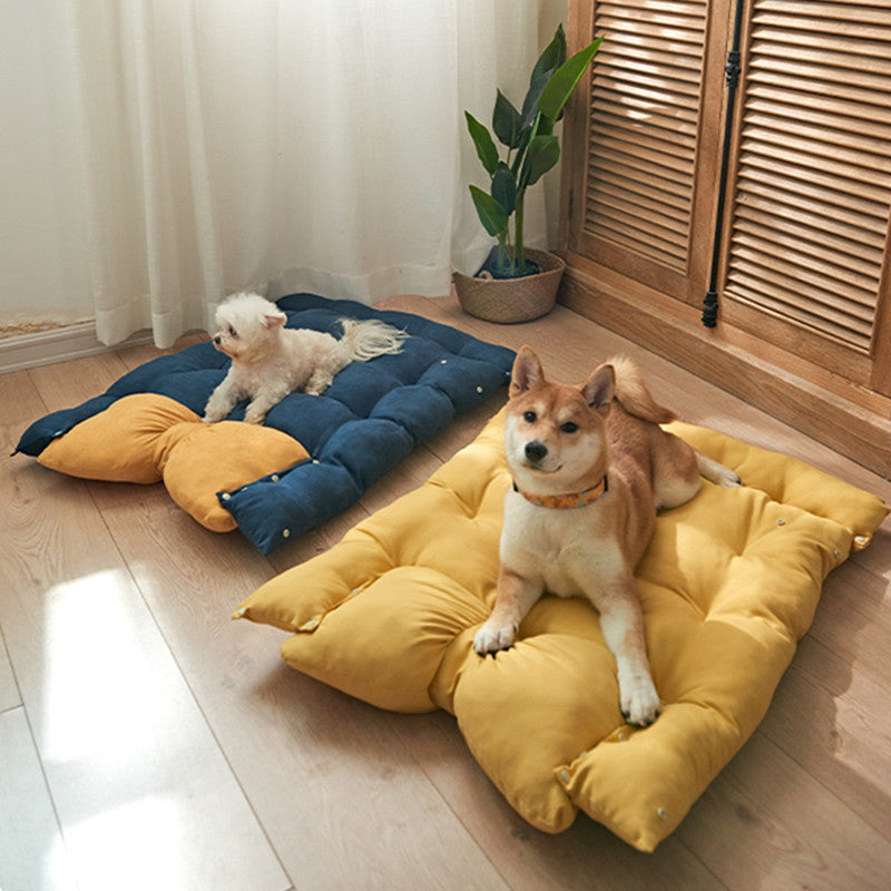 Paw Seasons Fold: Four Seasons Folding Pet Bed Mat