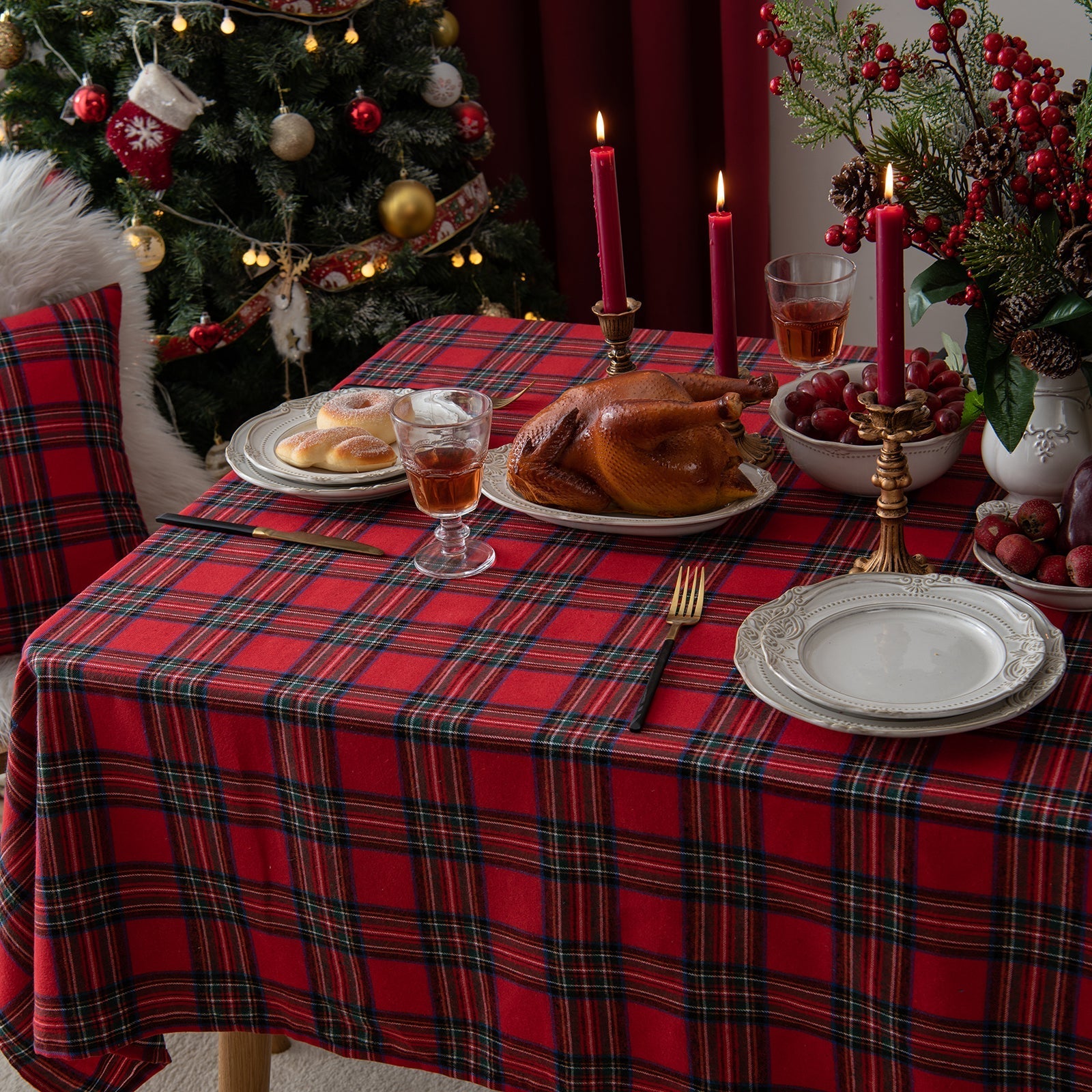 Traditionelle schottische Schottenkaro-Tischdecke für Weihnachtsfeier