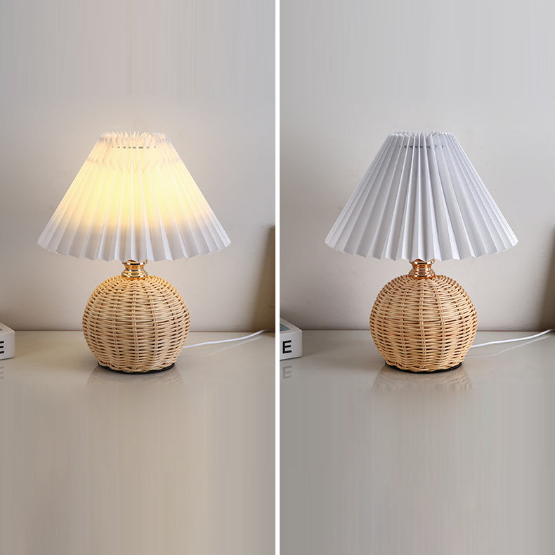 Contemporary Nordic Rattan Weave Tafel Lamp met Geplooide Kegel Schaduw, LED, voor Slaapkamer