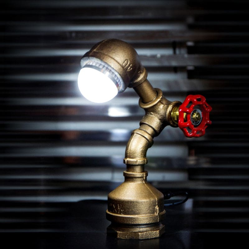 GlowBot – Steampunk-Roboterlampe aus Messing mit Daumenschalter