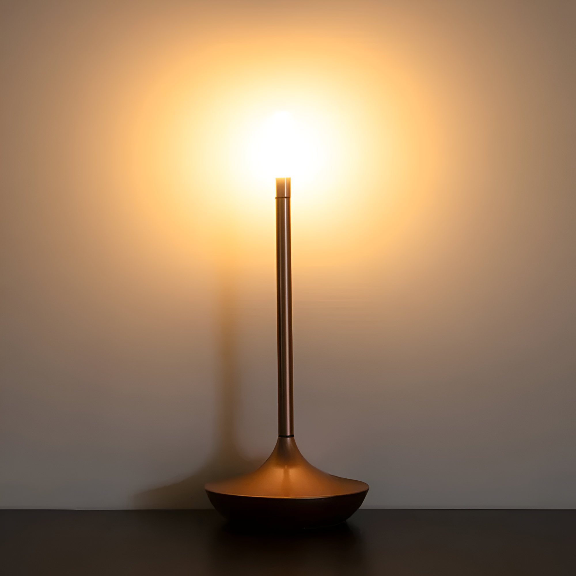 Bærbar cylindrisk bordlampe