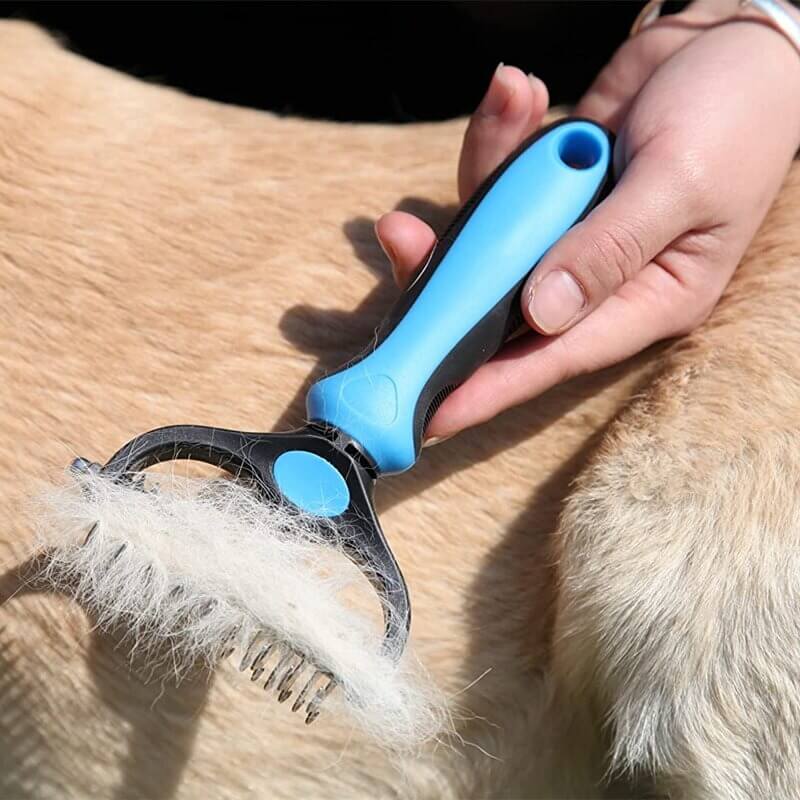 My Furry Friend™ - Brosse de toilettage 2 en 1