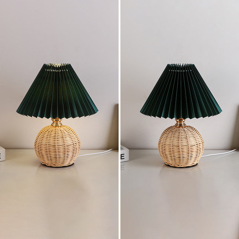 Contemporary Nordic Rattan Weave Tafel Lamp met Geplooide Kegel Schaduw, LED, voor Slaapkamer