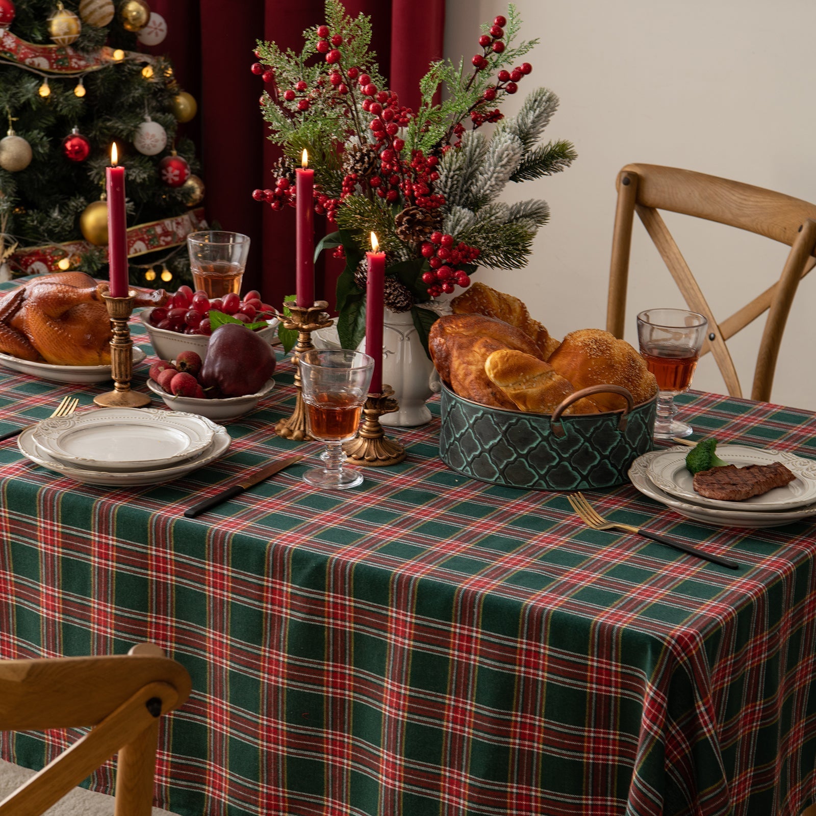 Traditionelle schottische Schottenkaro-Tischdecke für Weihnachtsfeier