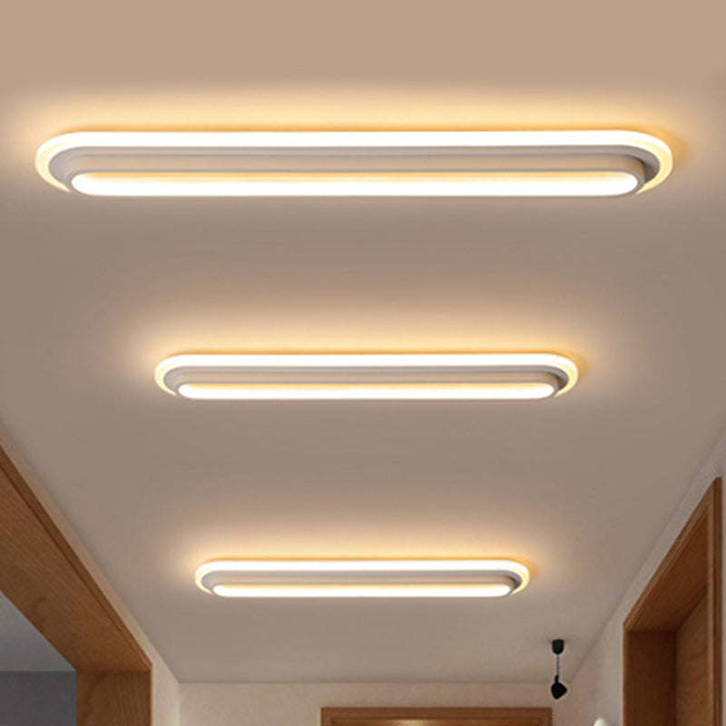 Oval LED Taklampa Svart/Vit med Akryl Diffusor