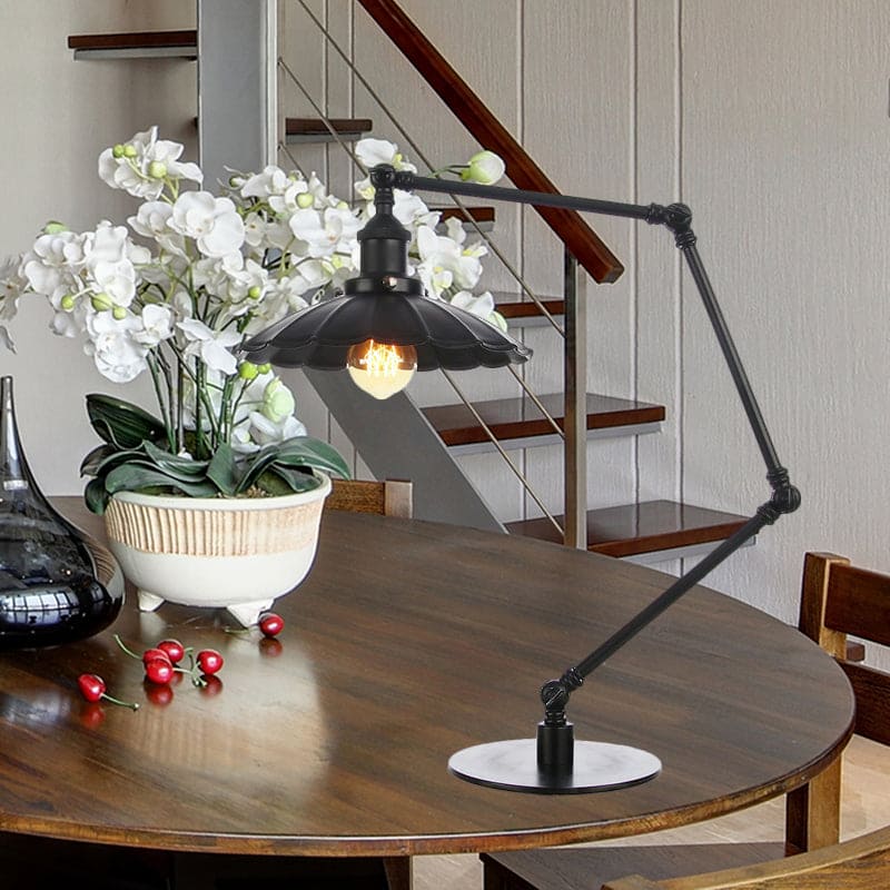 LichtStijl - Adjustable Vintage Lamp with Sculpted Metal Shade