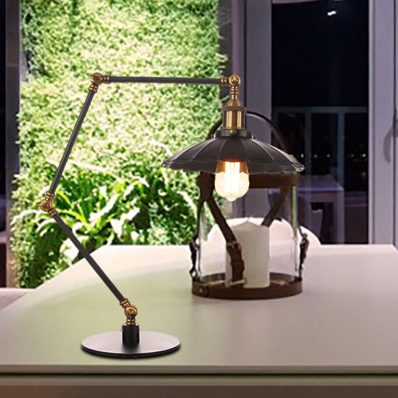 LichtStijl - Adjustable Vintage Lamp with Sculpted Metal Shade