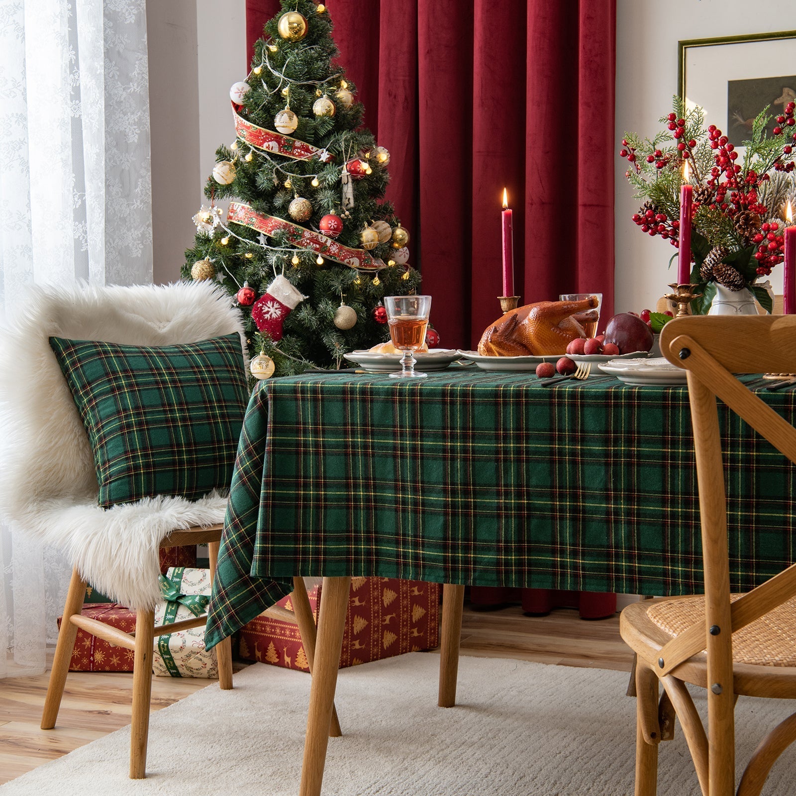 Traditionelle schottische Schottenkaro-Tischdecke für Weihnachtsfeier