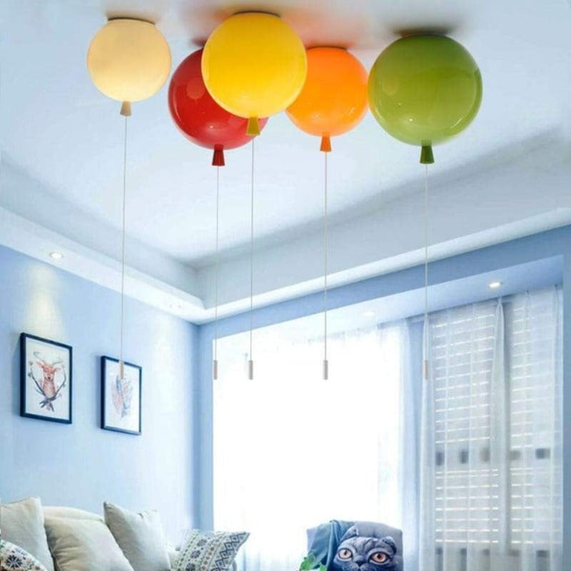 Lumière de plafond en ballon coloré