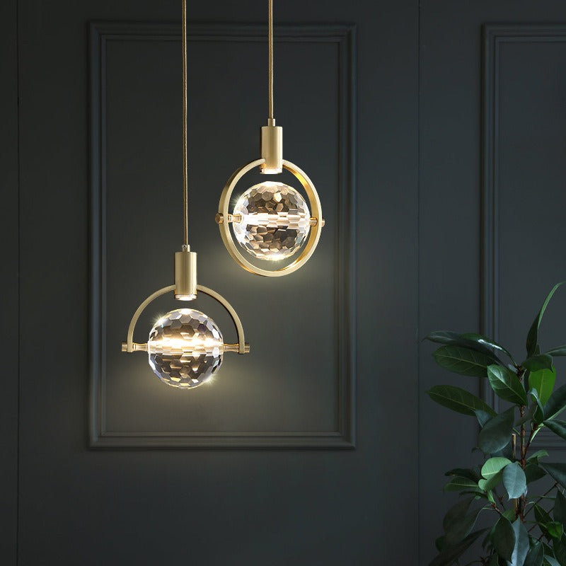 CrystalGlow – LED hengende lampe i ringform med krystaller