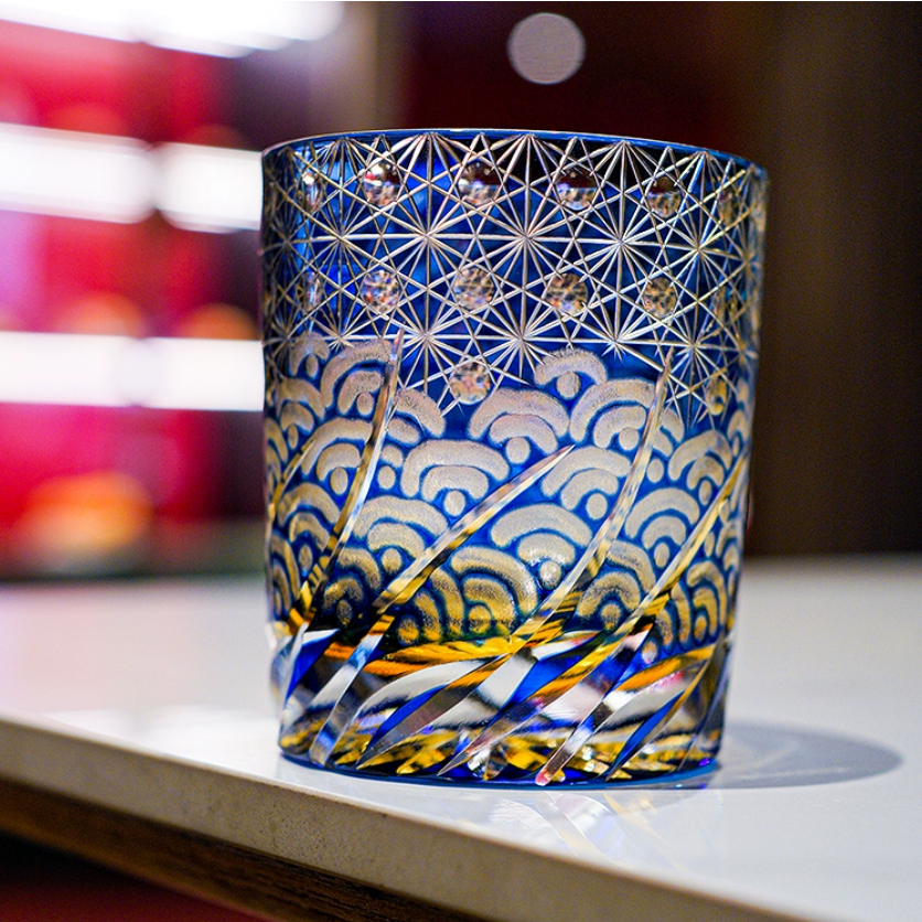 Verre à whisky ambré bleu fabriqué à la main Edo Kiriko avec boîte en bois