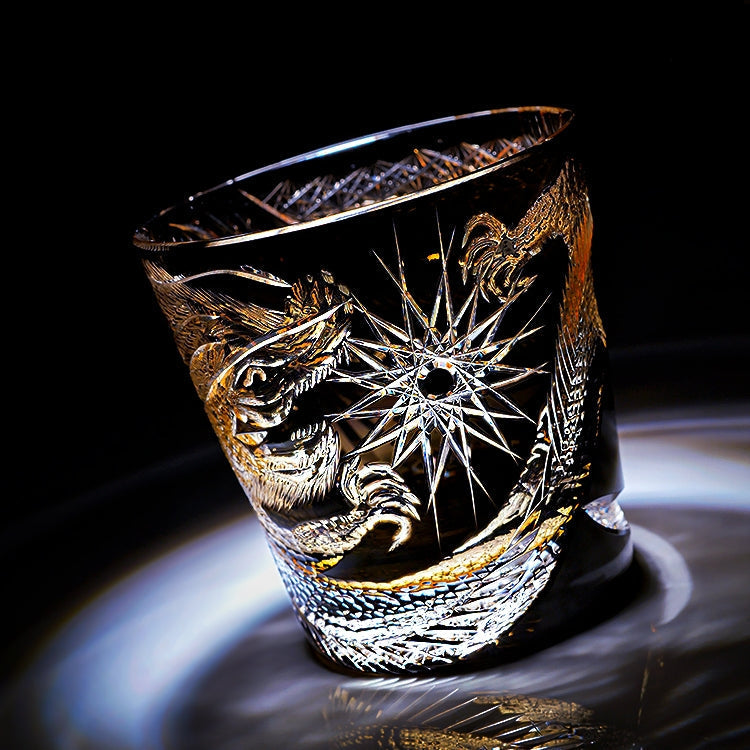 Verre à whisky Soaring Dragon fabriqué à la main par Edo Kiriko avec boîte en bois