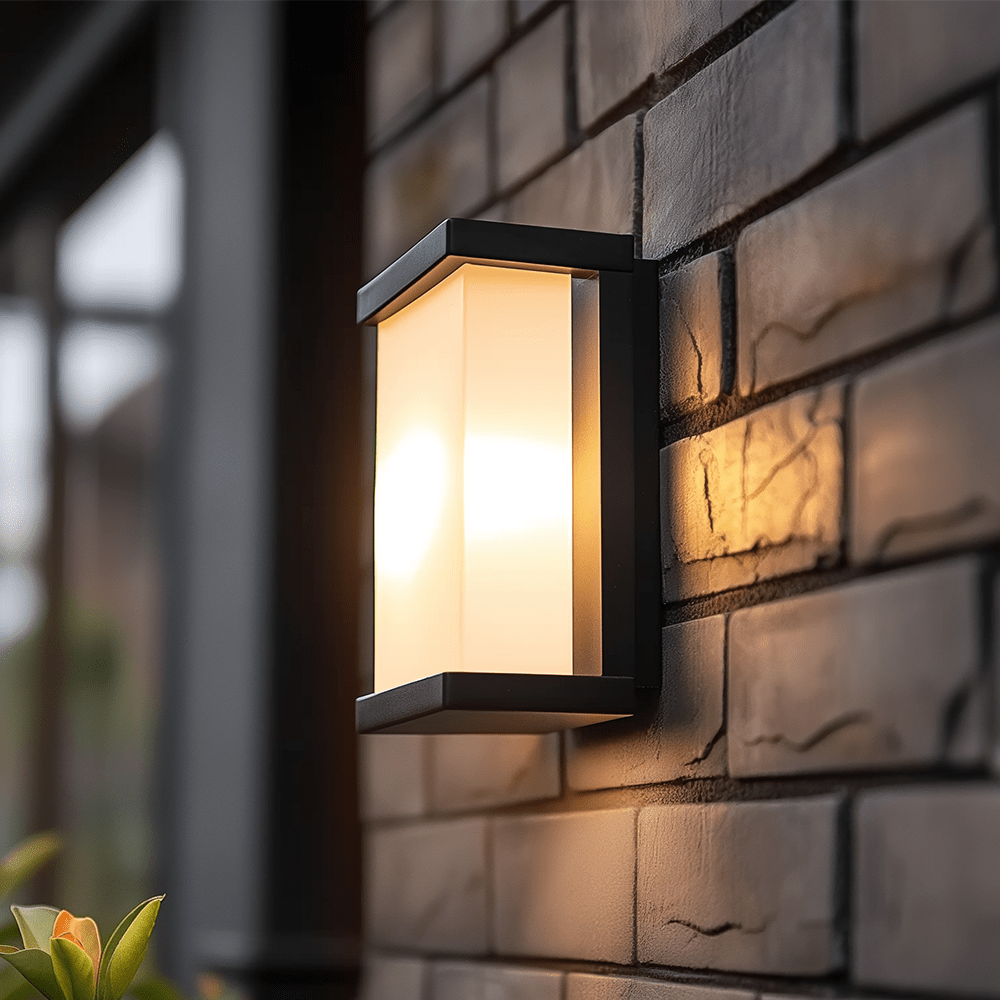 Louisa Outdoor Wall Lamp