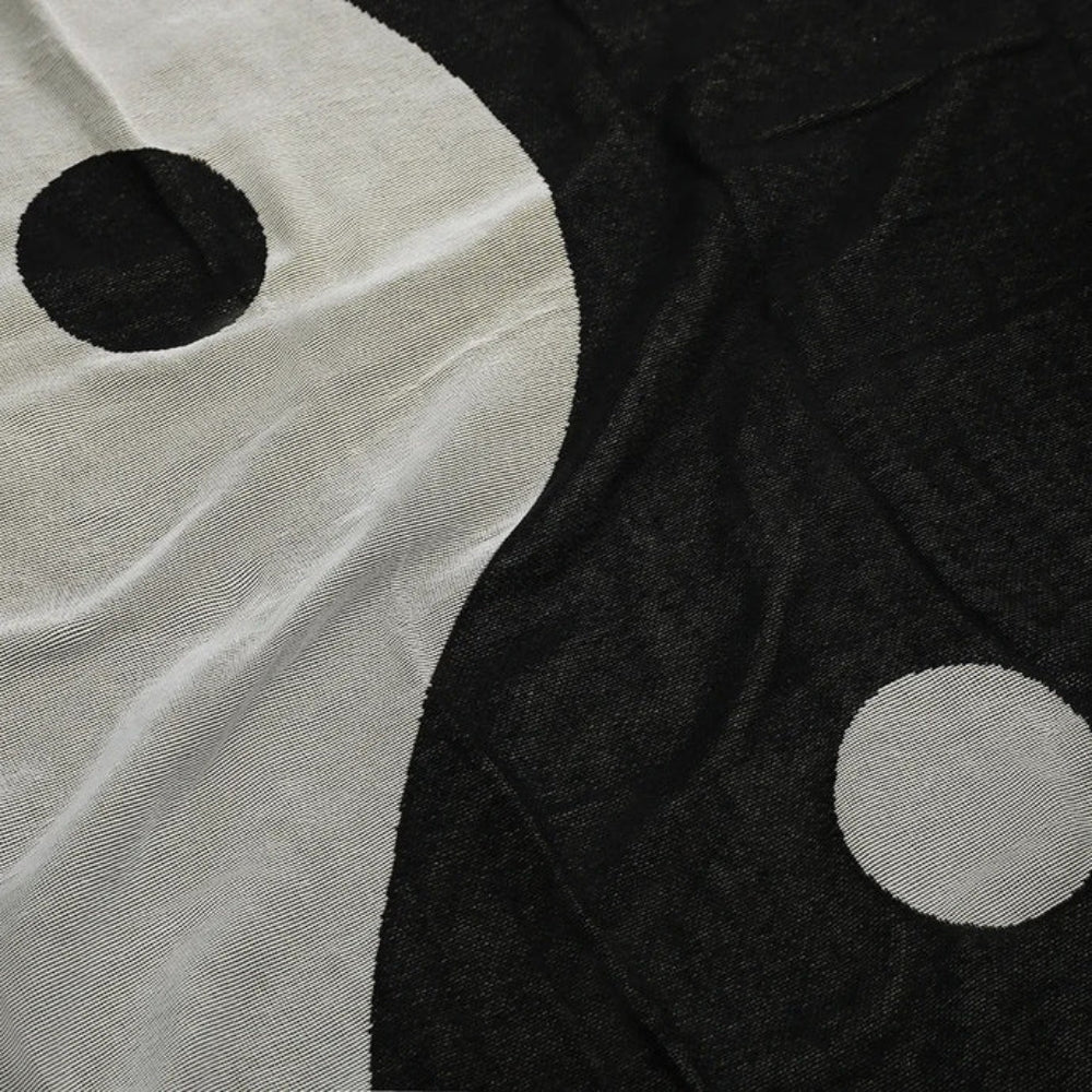 Taiteellinen Yin Yang -tapestriheittotyyny