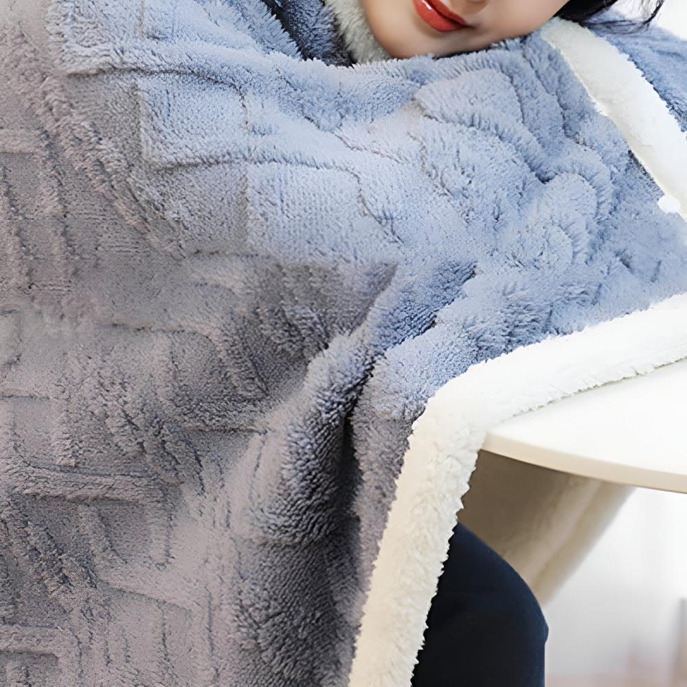 Fluffy Comfort Cloak Deken