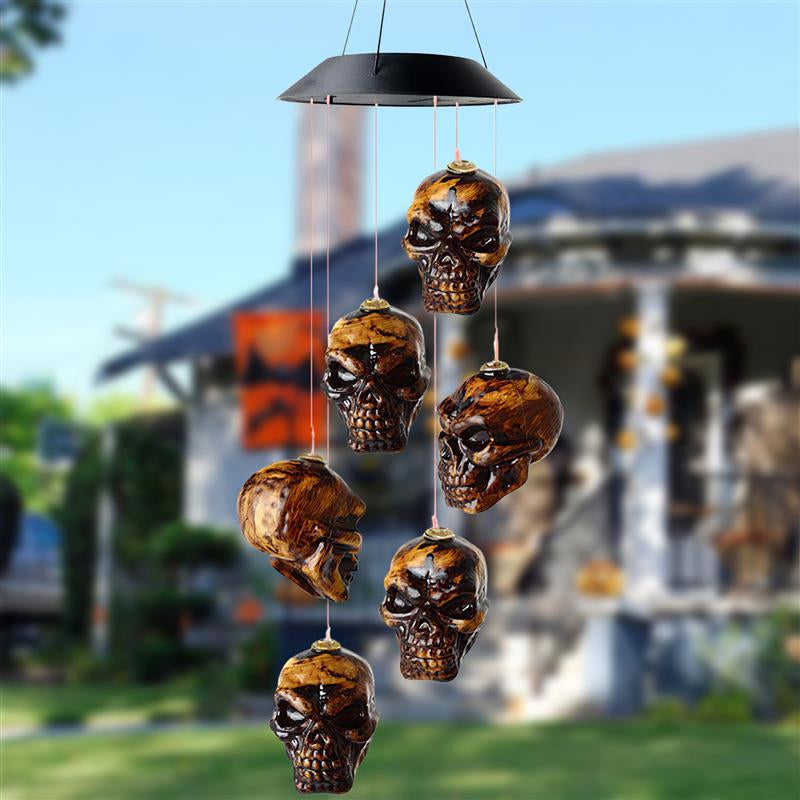 Halloween Skull Wind Chimes Solcelledrevet LED-lys for hagedekorasjon Utendørs Elegant vindklokkedekor Hagepynt