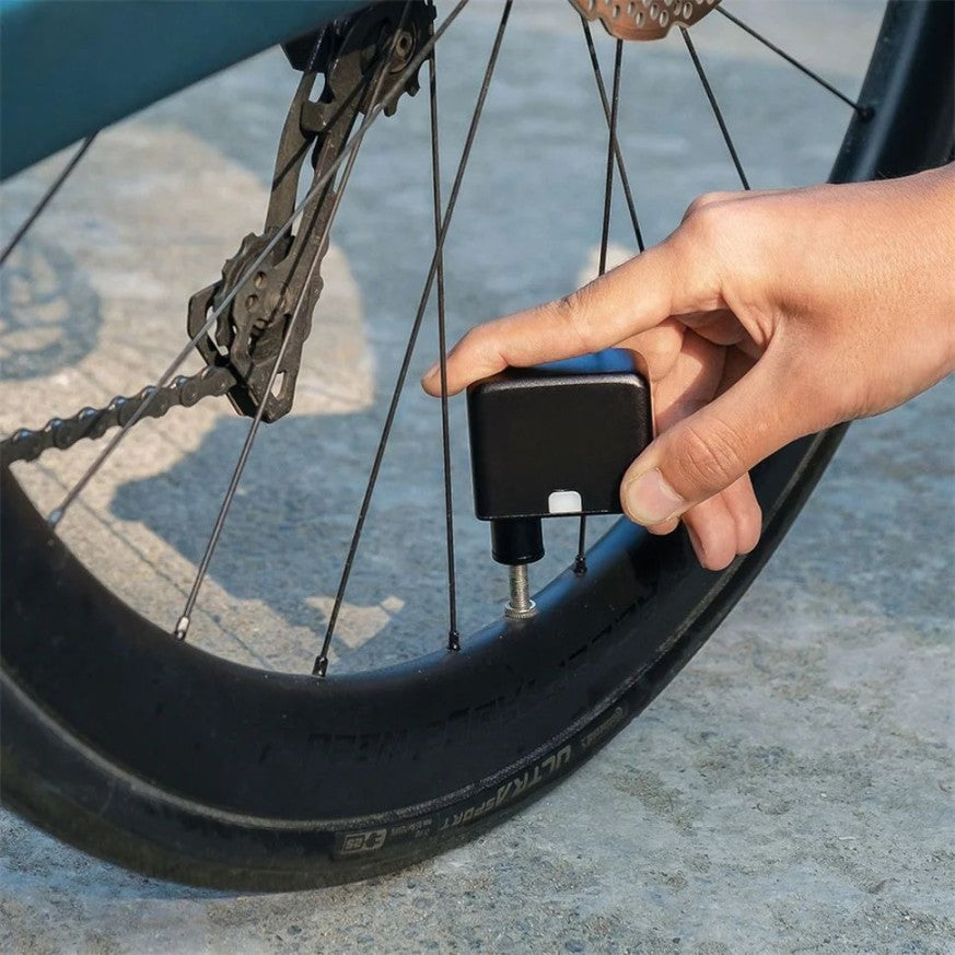 Ultra-kompakt mini elcykelpump med Type-C uppladdningsbart batteri – Passar Schrader- och Presta-ventiler