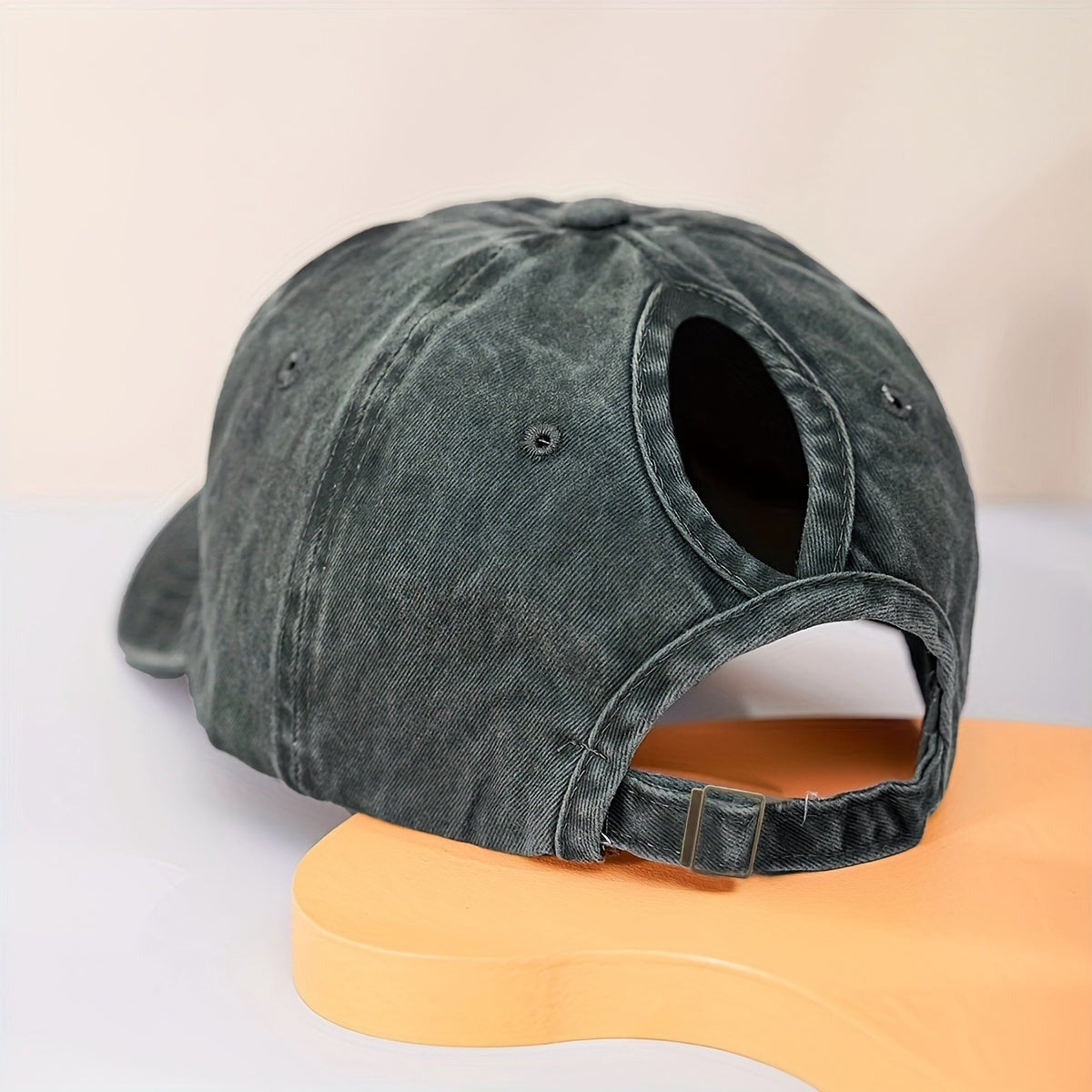 Gorra de béisbol con cola de caballo de 3 hojas