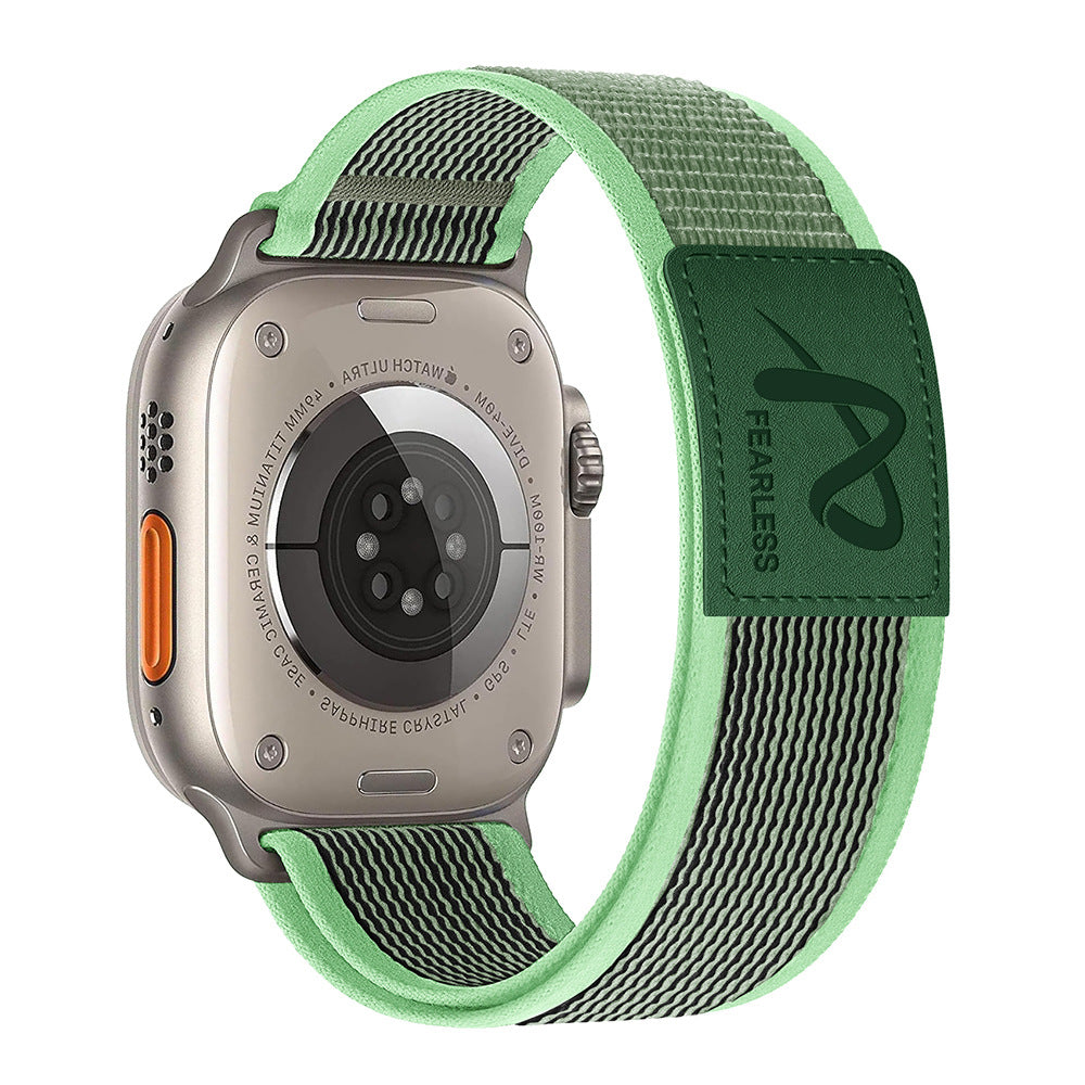 Cinturino in nylon con etichetta in pelle per Apple Watch