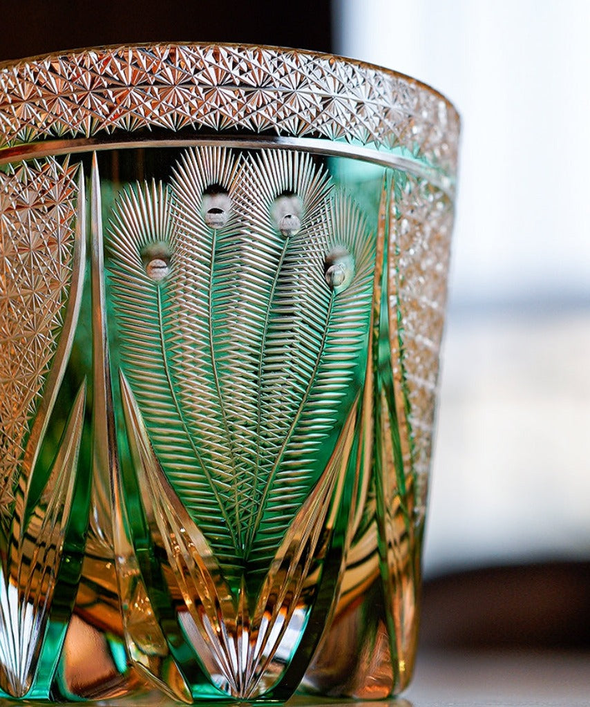 Edo Kiriko Håndlaget Emerald Peacock Whiskyglass med treboks