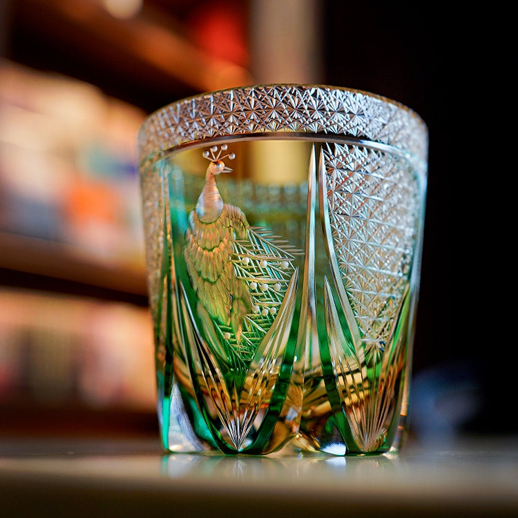 Edo Kiriko Handgemaakt Emerald Peacock Whiskyglas met houten kist