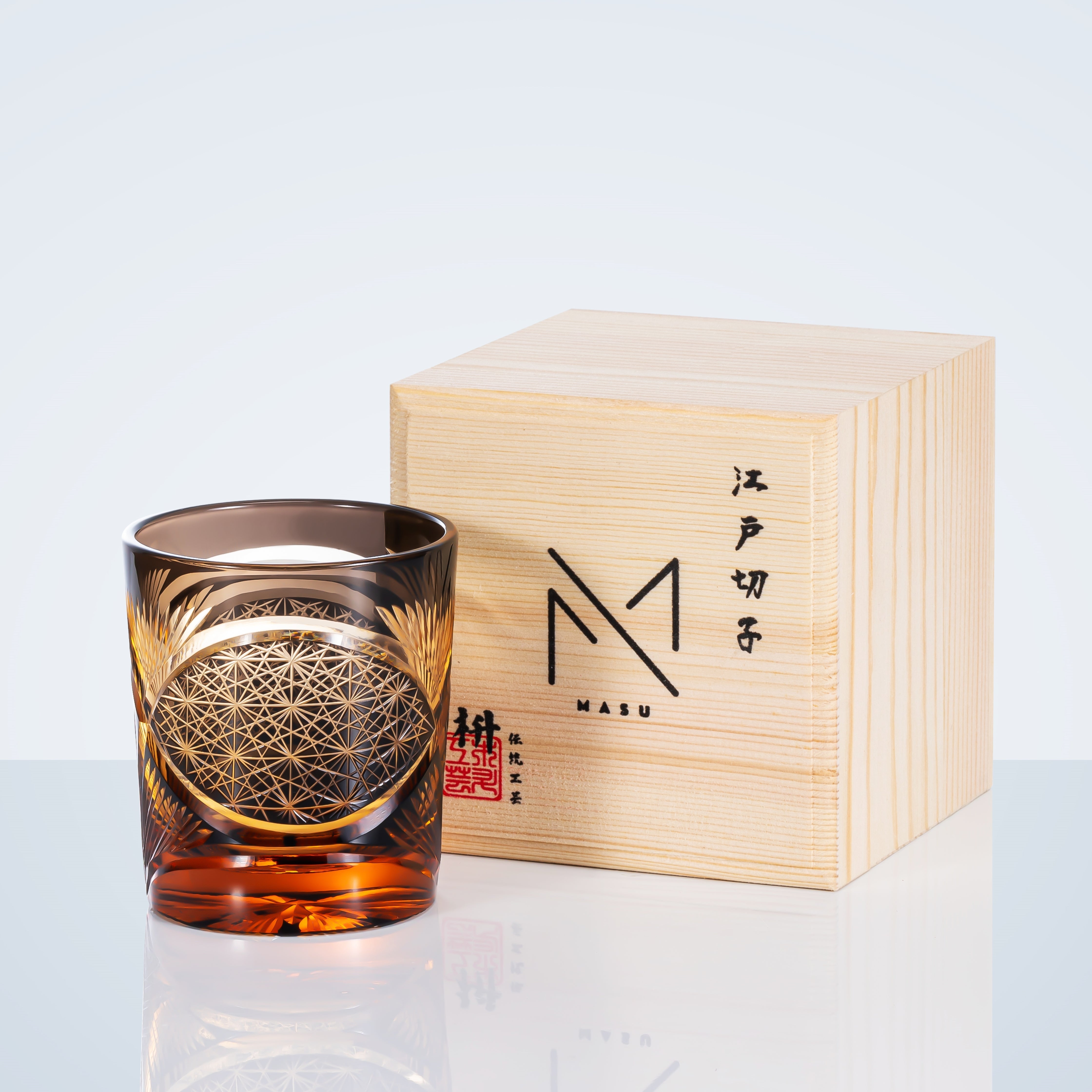 Verre à whisky en plumes de grue fabriqué à la main Edo Kiriko avec boîte en bois