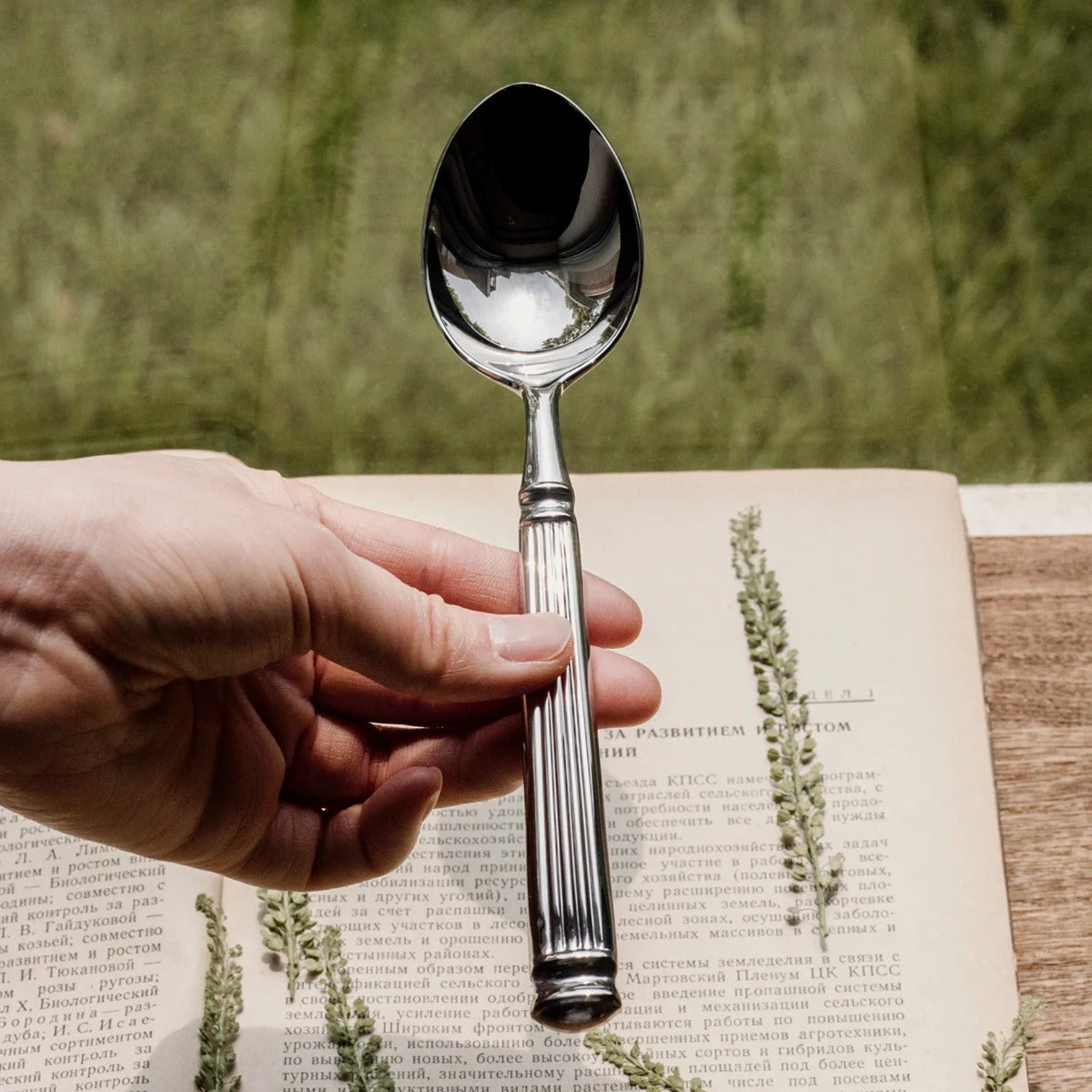 Château Oaks Roman Flatware Set