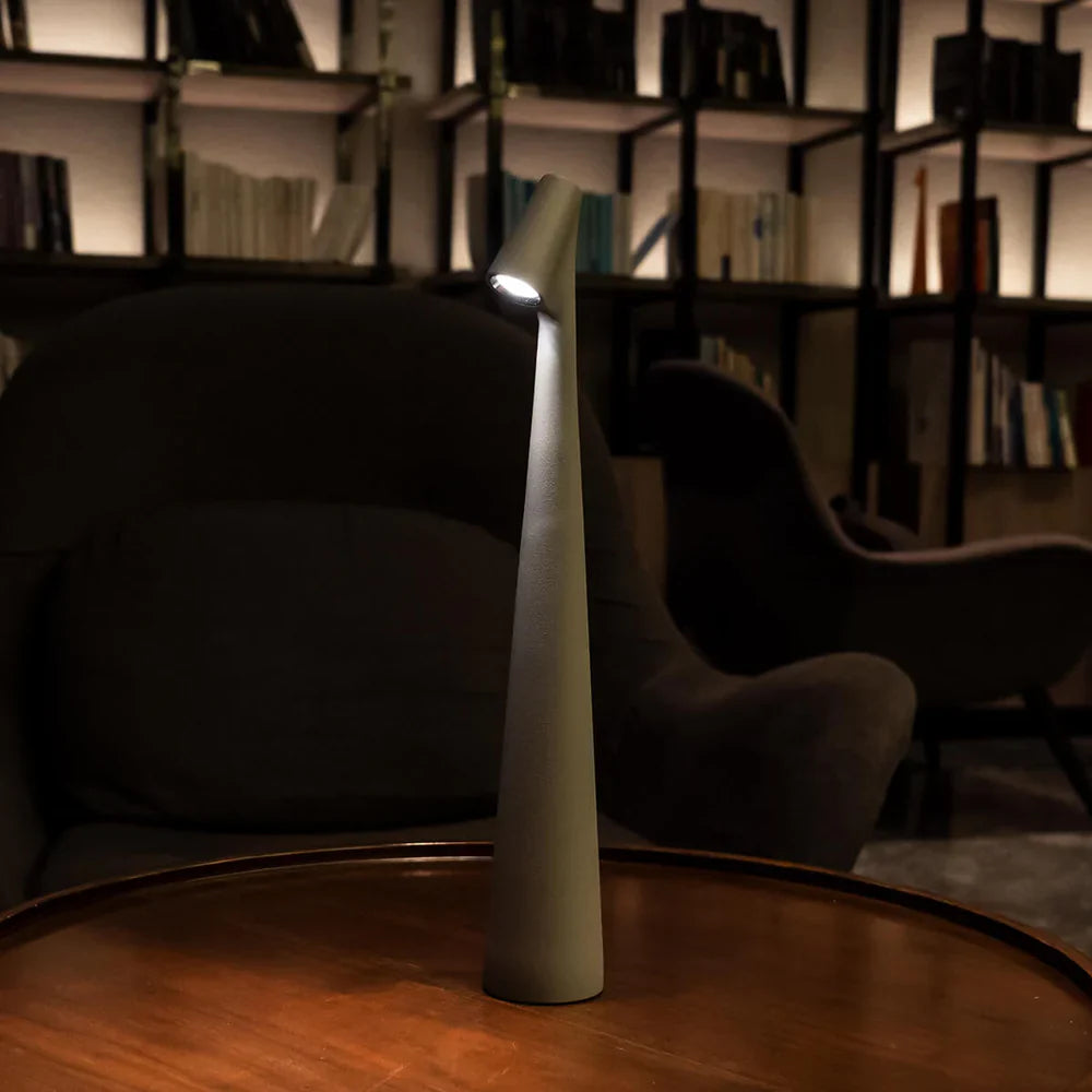 Nordic minimalistic design table lamp | Wireless | LED | Reading lamp | Dinnerlamp