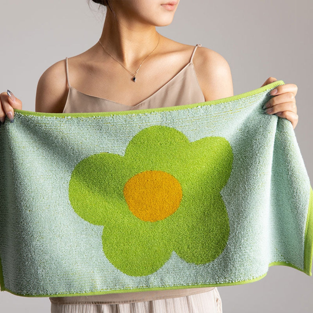 Cheerful Floral Print Cotton Bath Towel