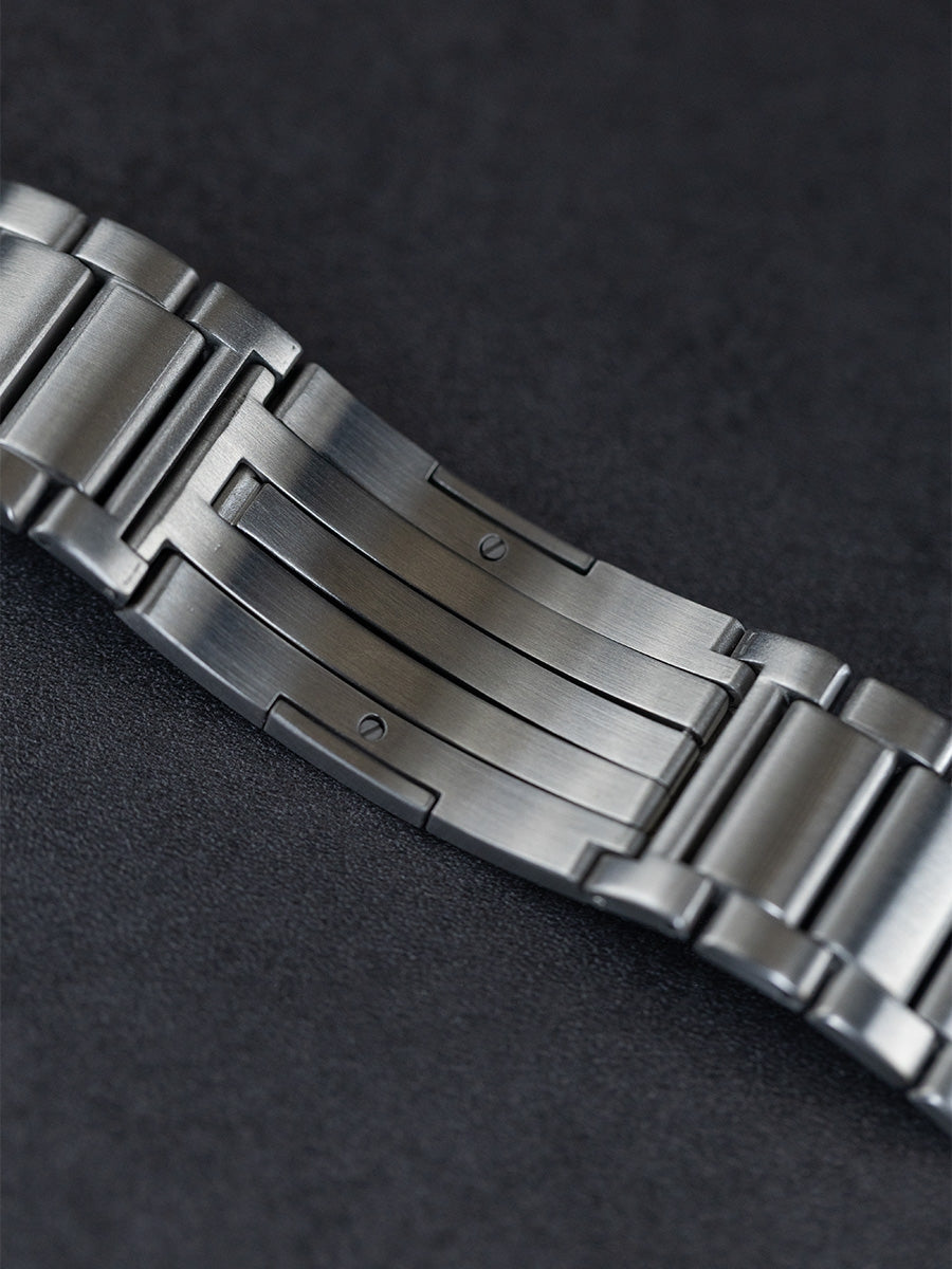 Old Money Luxurious Titanium Band