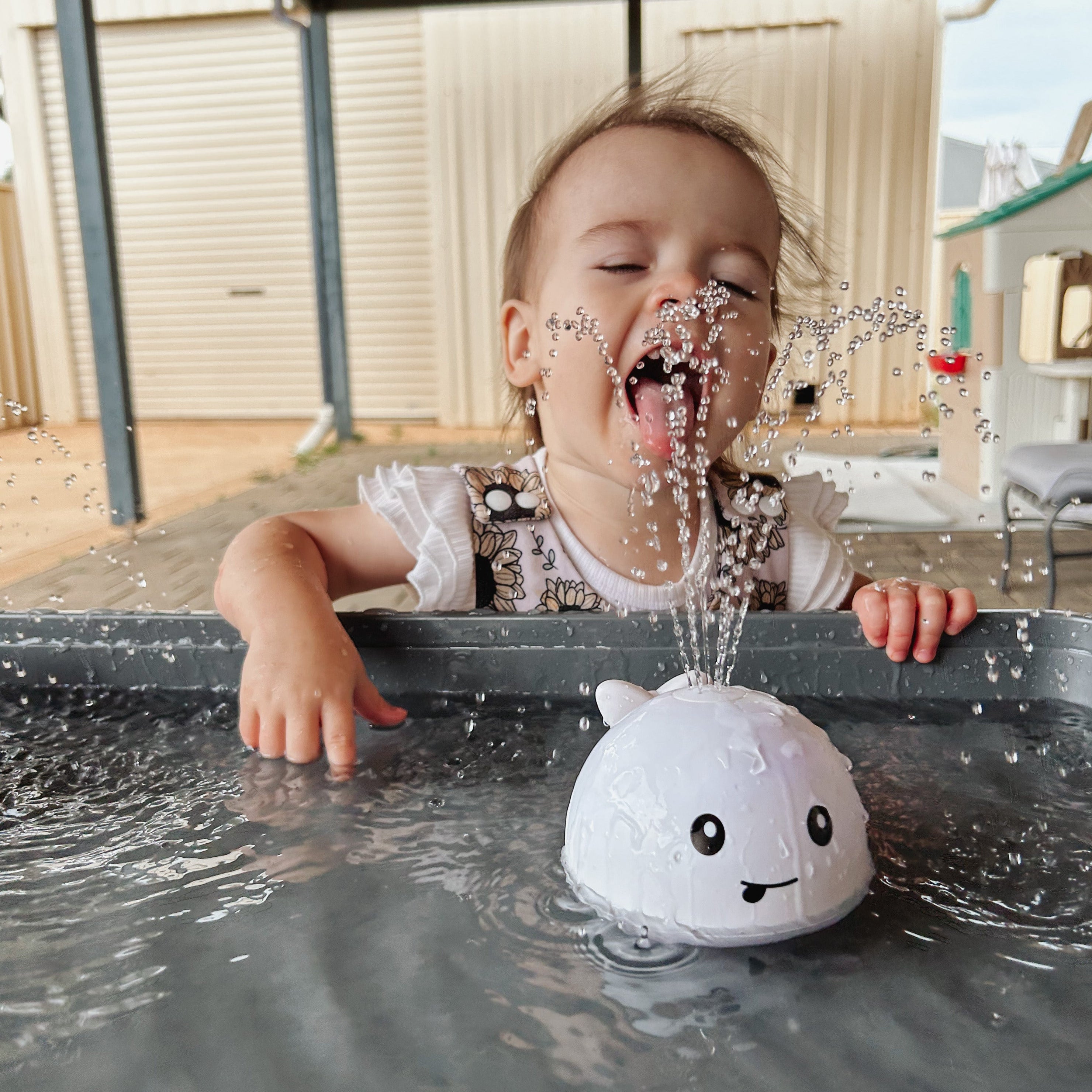 Brinquedo de banho de baleia para bebê