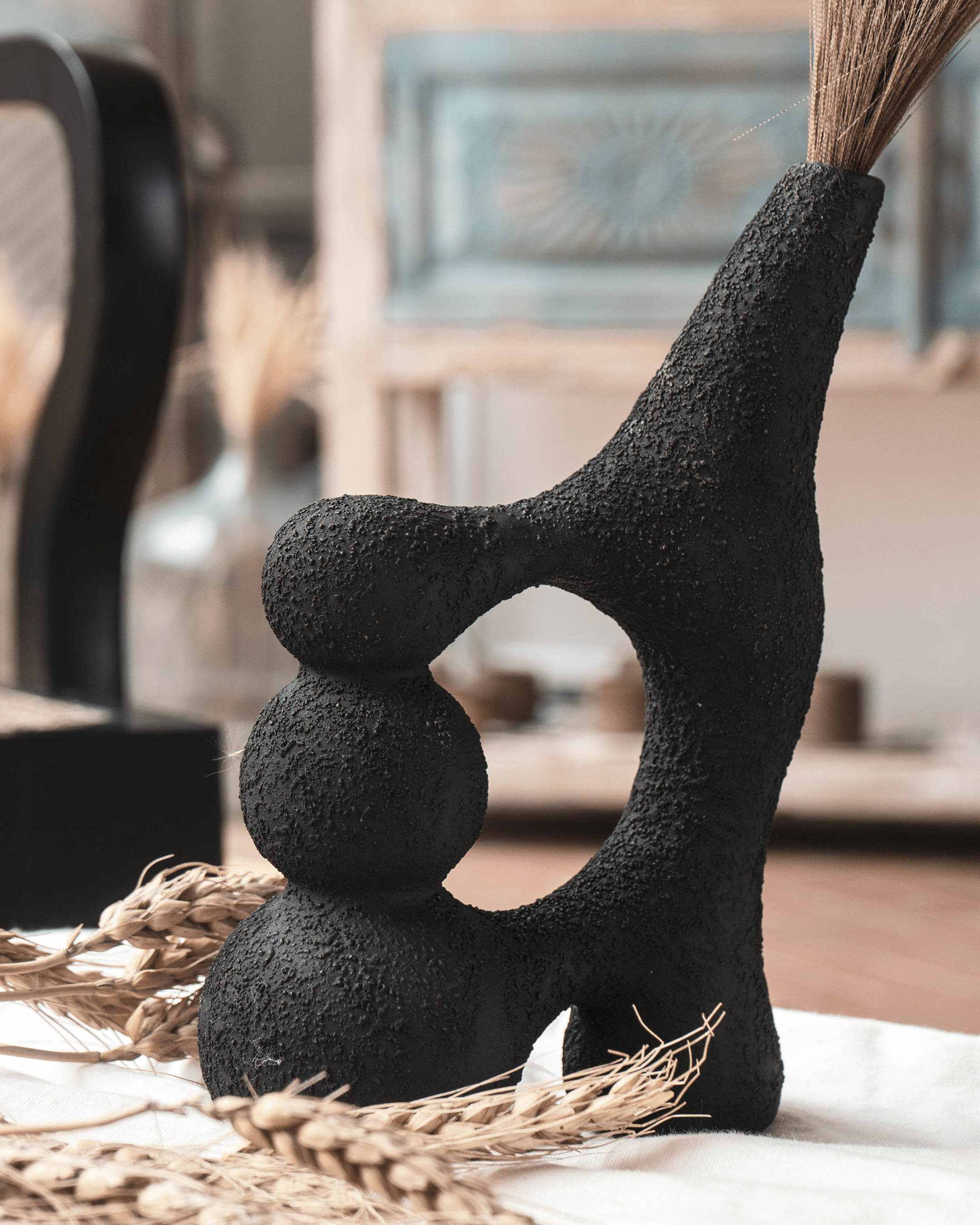 Abstrakt Noir Circlet Vase