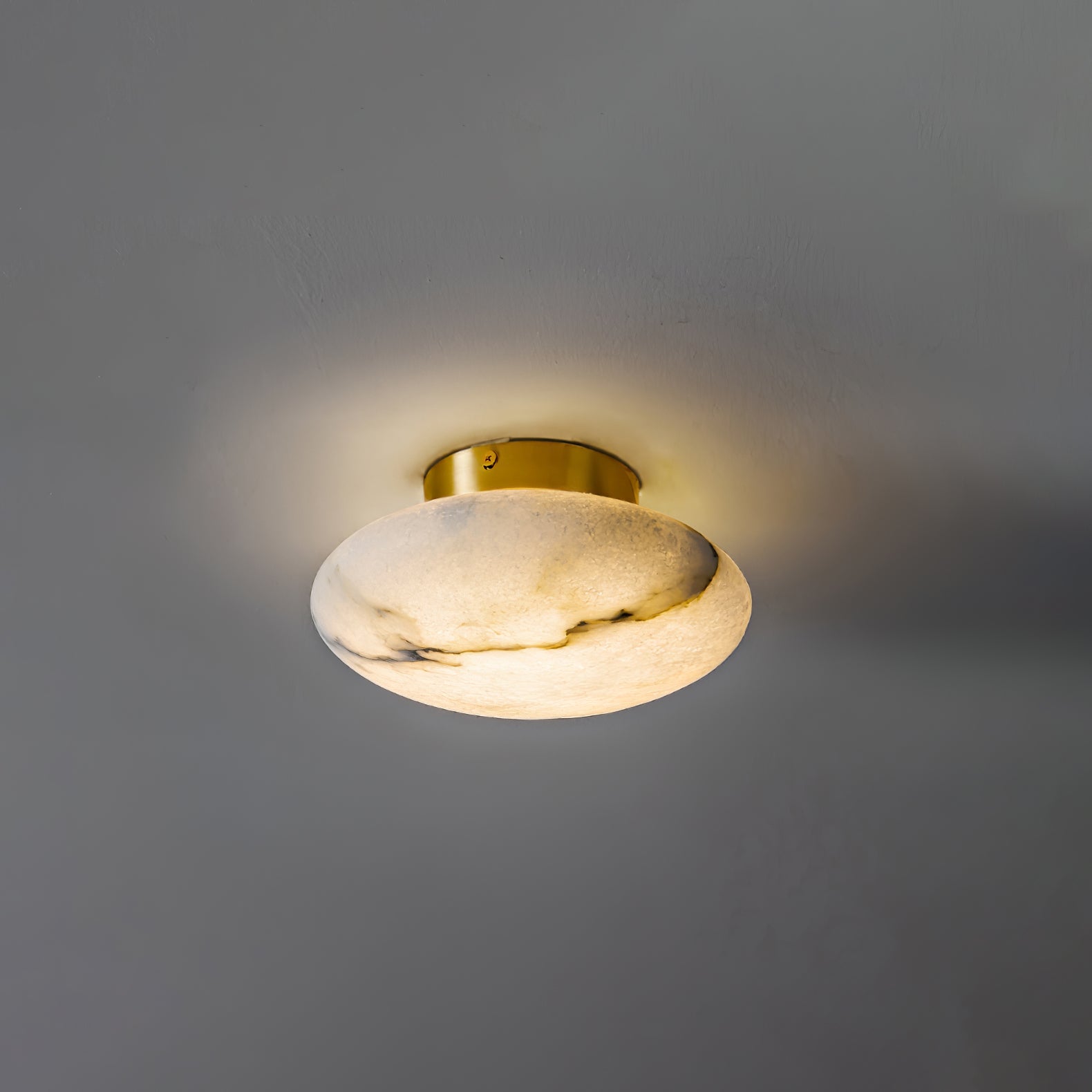 Alabaster oval taklampe