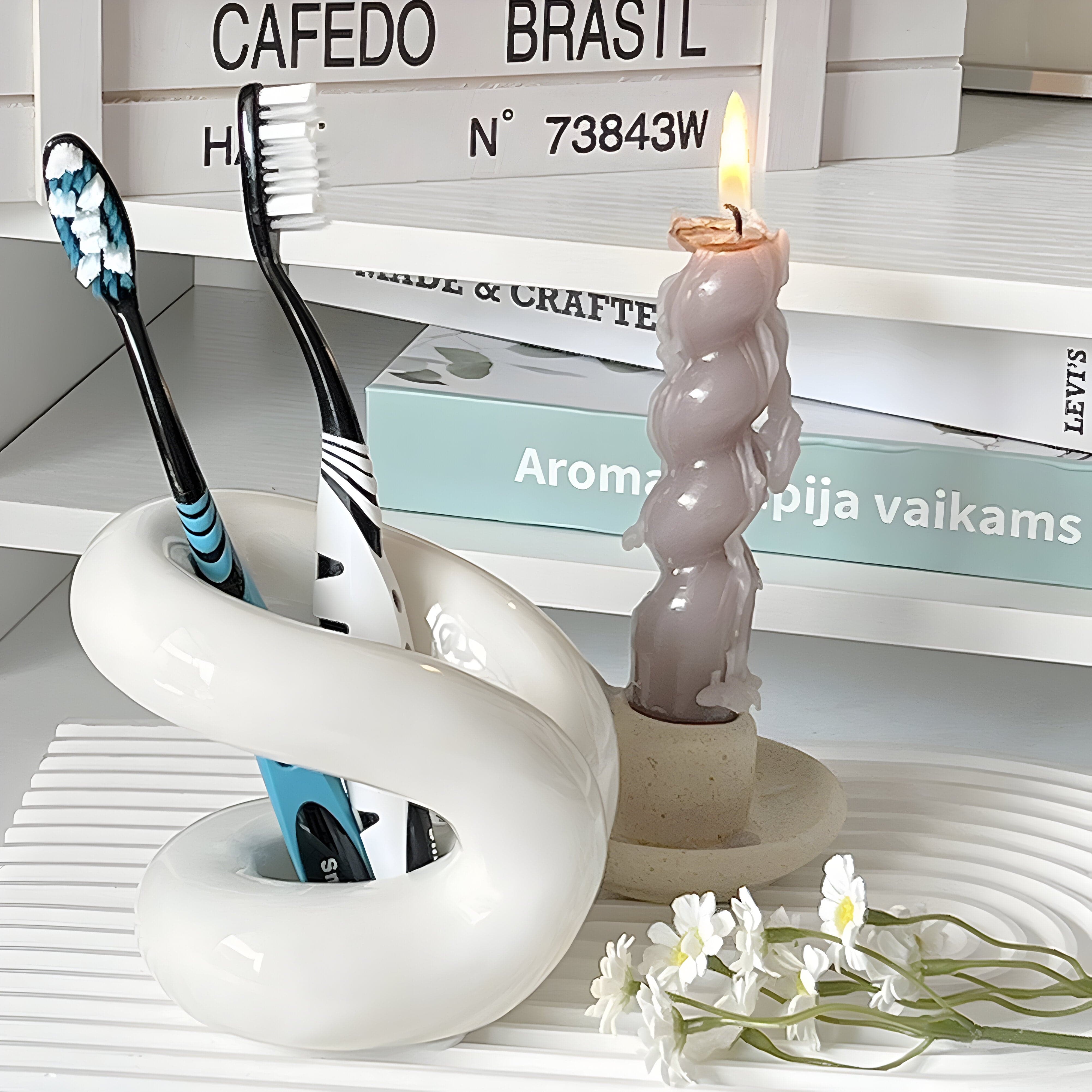 Nordic-INS Rope-Knot Toothbrush Holder