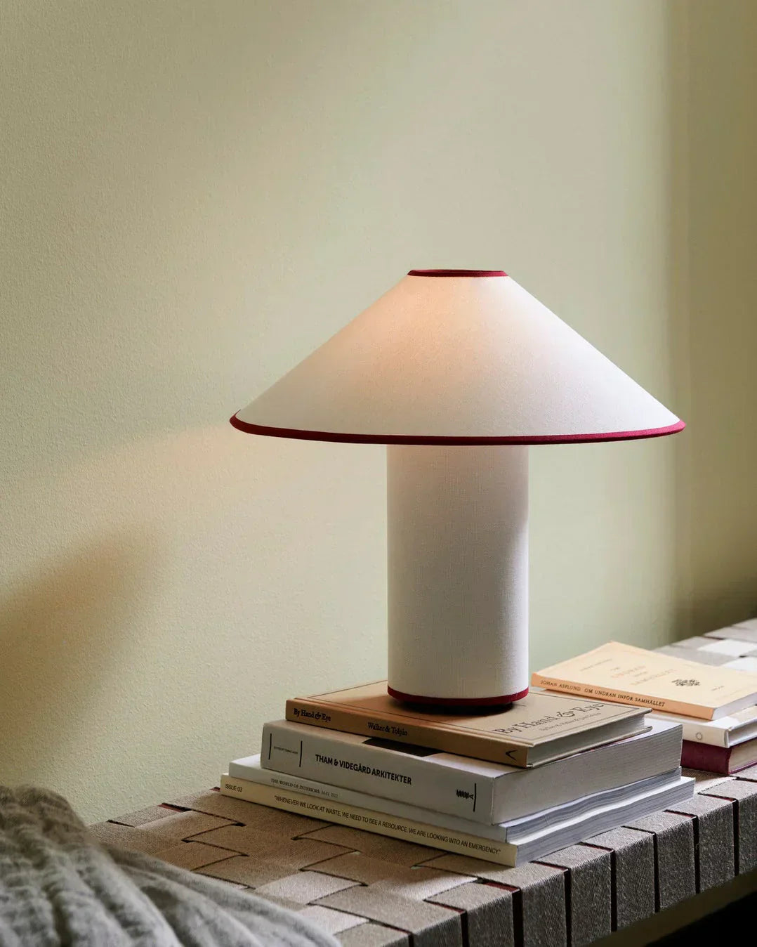 Lampe de table Colette – Solution d’éclairage élégante pour les intérieurs modernes