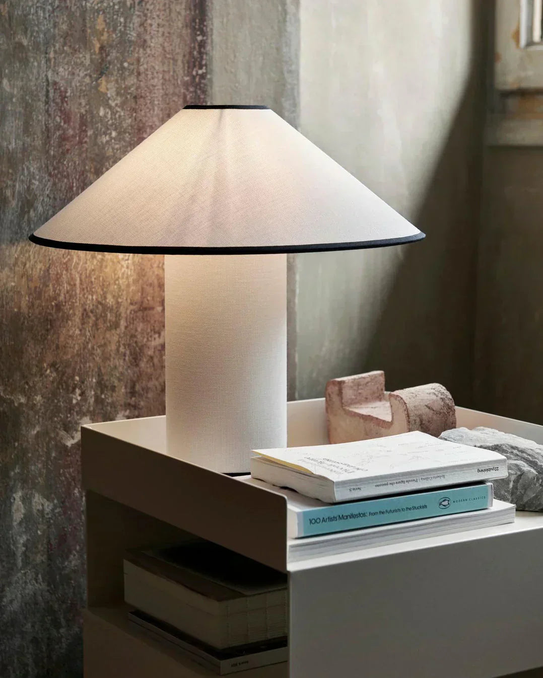 Lampe de table Colette – Solution d’éclairage élégante pour les intérieurs modernes