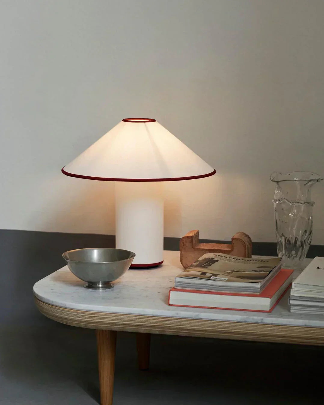 Lampe de table Colette – Solution d’éclairage élégante pour les intérieurs modernes