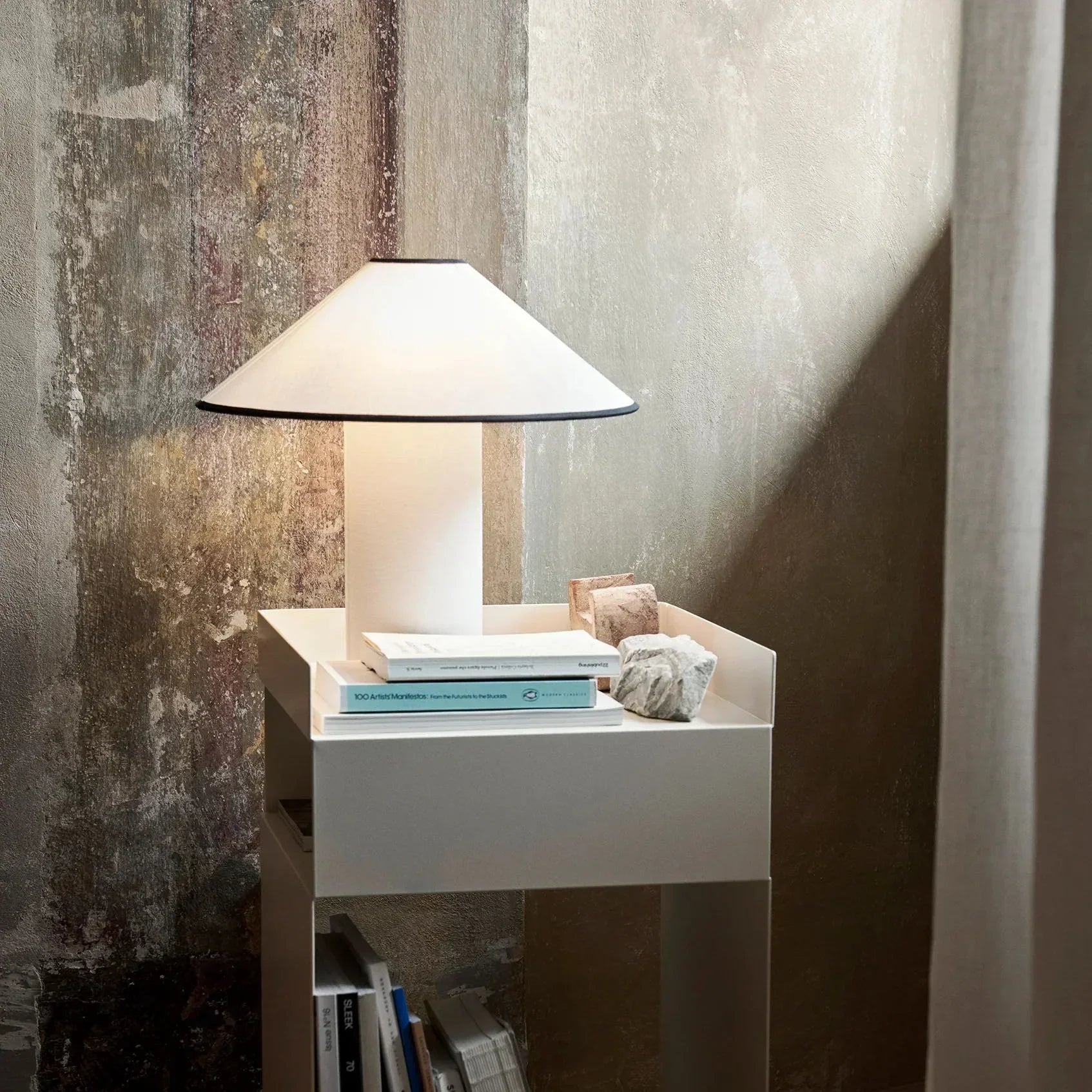 Lampe de table Colette – Solution d’éclairage élégante pour les intérieurs modernes