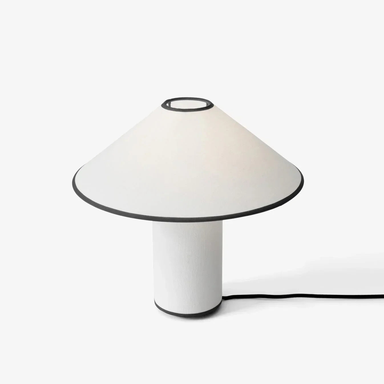 Lampe de table Colette – Solution d’éclairage élégante pour les intérieurs modernes