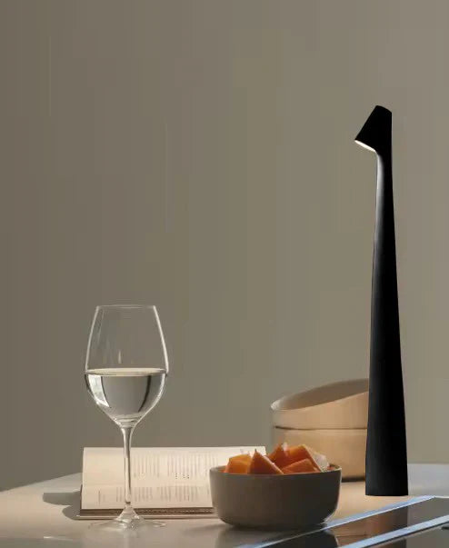 Tischlampe im nordisch-minimalistischen Design | Kabellos | LEDs | Leseleuchte | Dinnerlampe