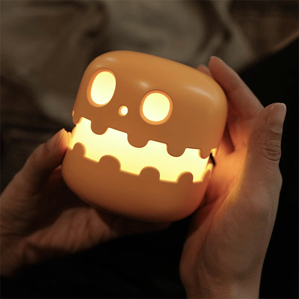 Spooky Pumpkin Night Light – Din Halloween Essential! 🎃